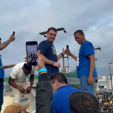 Com Flávio Bolsonaro, Marcha para Jesus em Cuiabá fica longe das multidões e evidencia desgaste da direita