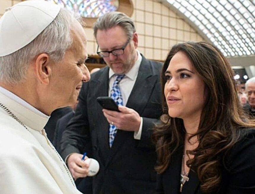 Liderança feminina: Vaticano nomeia executiva para chefia de comunicações