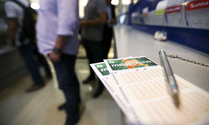 Mega-sena acumula e sorteio principal atinge R$ 8 milhões © Marcelo Camargo/Agência Brasil
