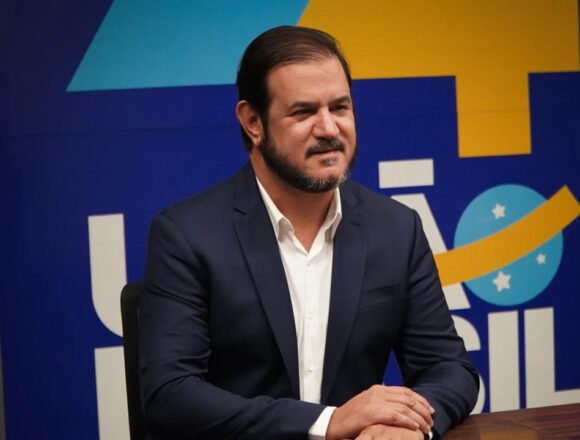 meio de um escritório de advocacia ligado a ele. O dirigente partidário é um dos
