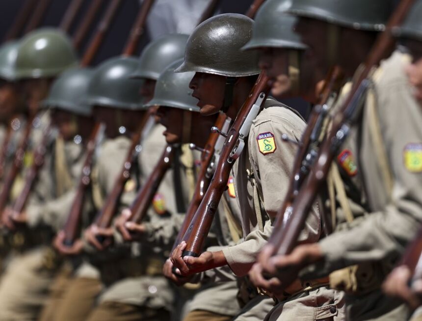 Patrulha de fronteiras do Exército: operações essenciais mantidas apesar de cortes no orçamento