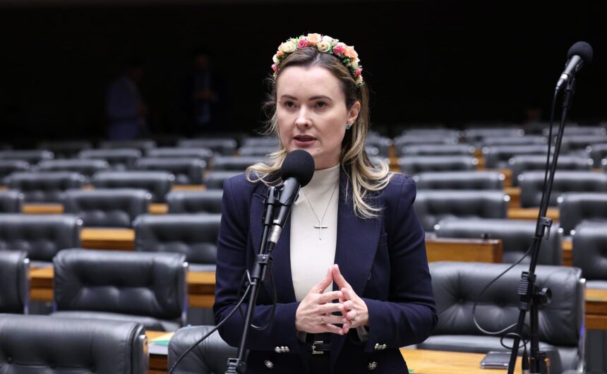 Oposição aciona TCU contra campanha do governo sobre o fim da escala 6x1 Foto: Kayo Magalhães/ Câmara dos Deputados