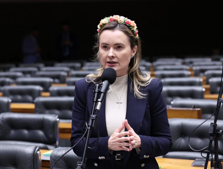 Oposição aciona TCU contra campanha do governo sobre o fim da escala 6×1