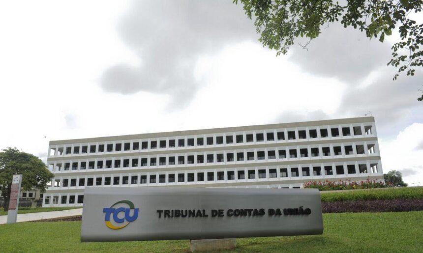 Na contramão do arrocho fiscal, Tribunal de Contas da União engorda folha de pagamento de diretores com adicional isento de encargos
