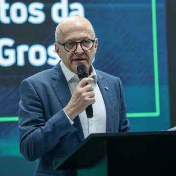 Governador assegura que foco atual está no exercício do mandato e no atendimento igualitário aos municípios