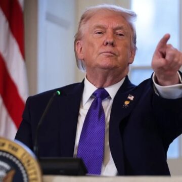 Trump anunciou acordo de paz entre Estados Unidos e Irã e determinou a abertura do Estreito de Ormuz