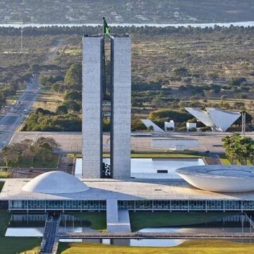 centuais, o material mostra recuo da desaprovação do Congresso. Em maio, esse in
