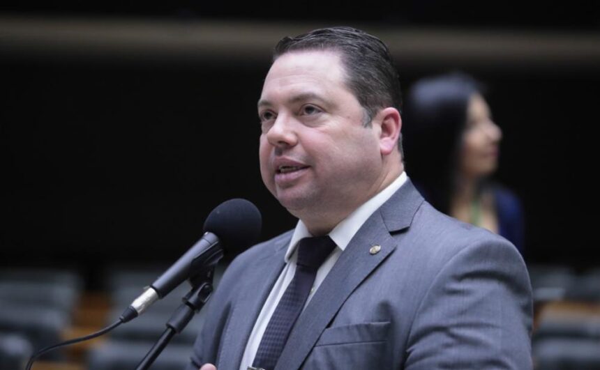 Câmara dos Deputados" decoding="async" fetchpriority="high" data-srcset="https://medias.revistaoeste.com/
