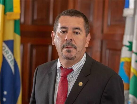 Operação no Rio de Janeiro mira deputado e ex-vereador por suposta ligação com facção criminosa suspeita de envolvimento com a facção criminosa Terceiro Comando Puro (TCP) . +