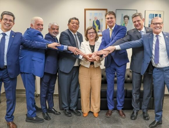 dias de pressão de integrantes do Palácio do Planalto e do PT, que defendiam uma