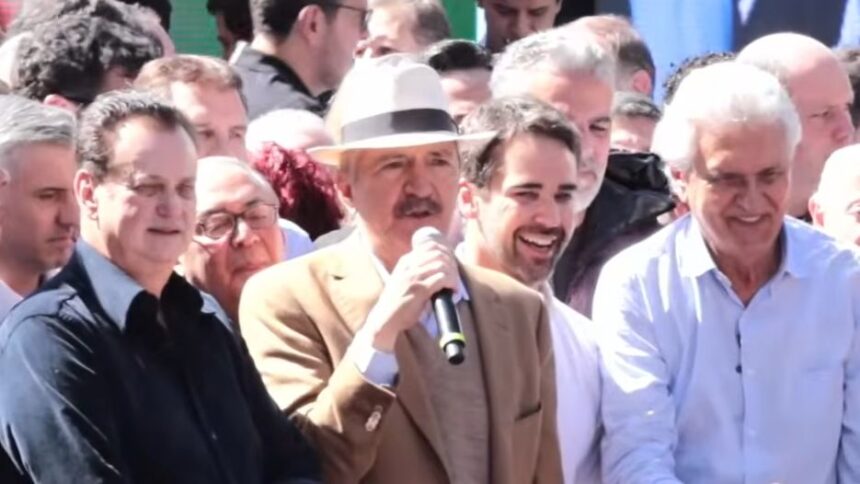 Aldo Rebelo assume comando da articulação política de Caiado Aldo Rebelo assume comando da articulação política de Caiado