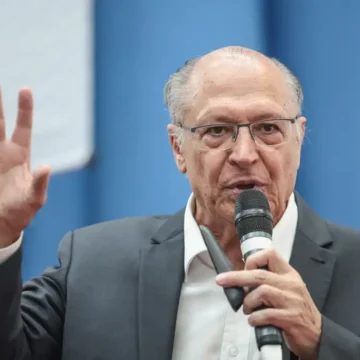 Diplomacia em xeque: vice-presidente brasileiro critica declarações de líder argentino