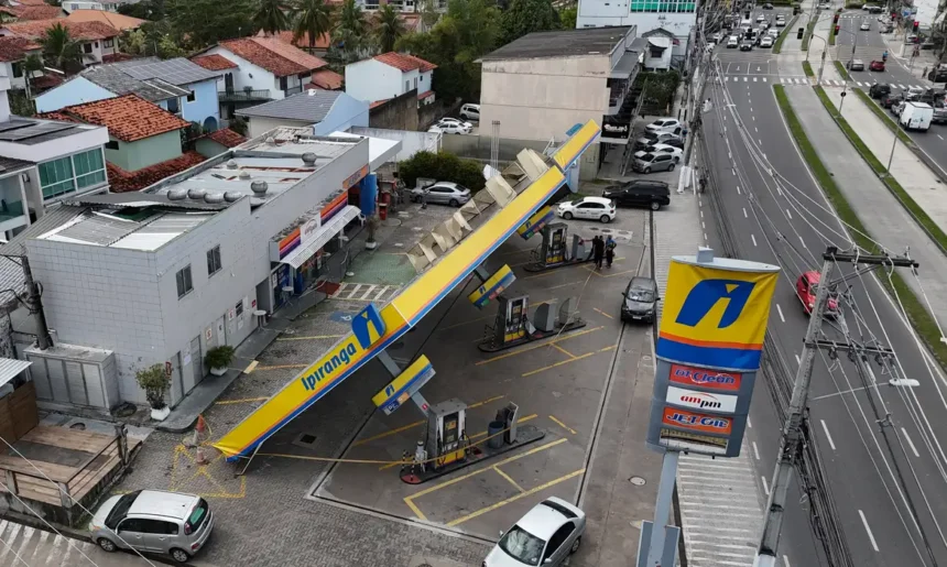 Eletrocussão no Rio: polícia investiga mortes em residência após ventania