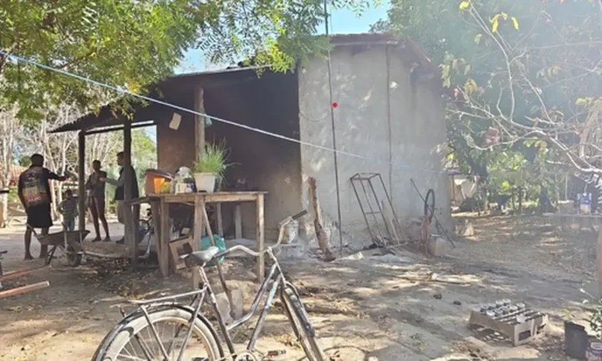 Força-tarefa resgata 89 de trabalho degradante em lavouras de café mineiras Força-tarefa resgata 89 de trabalho degradante em lavouras de café mineiras