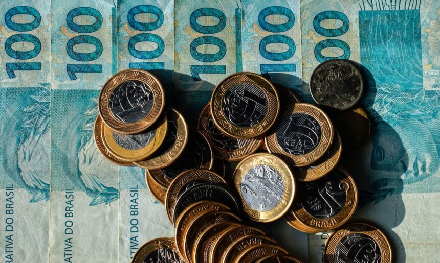 Pagamento de R$ 679,19 do Bolsa Família de julho chega nesta quarta para NIS final 8