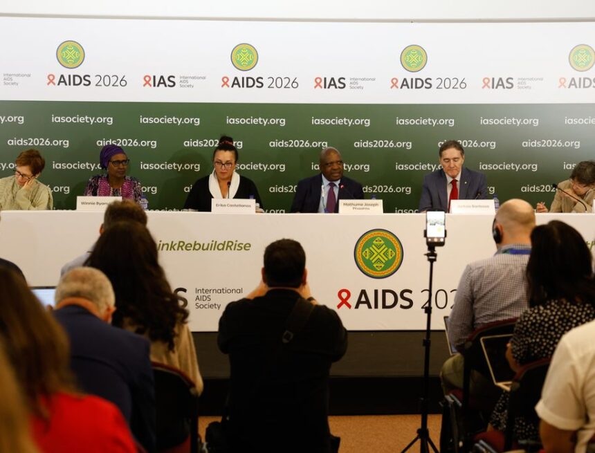 Progressos globais contra o HIV são fragilizados por redução de investimentos