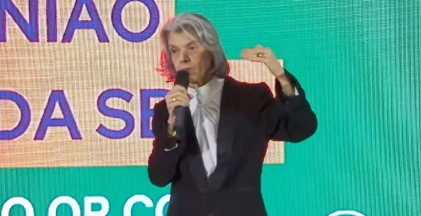 Soberania nacional: Cármen Lúcia destaca decisão exclusiva dos brasileiros sobre o país Soberania nacional: Cármen Lúcia destaca decisão exclusiva dos brasileiros sobre o país