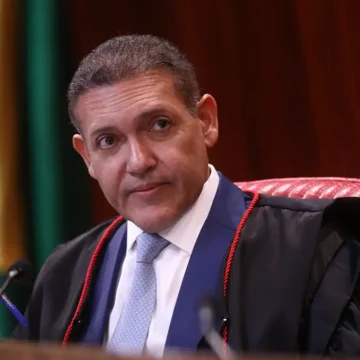 TSE promove segundo encontro com embaixadores para explicar sistema eleitoral