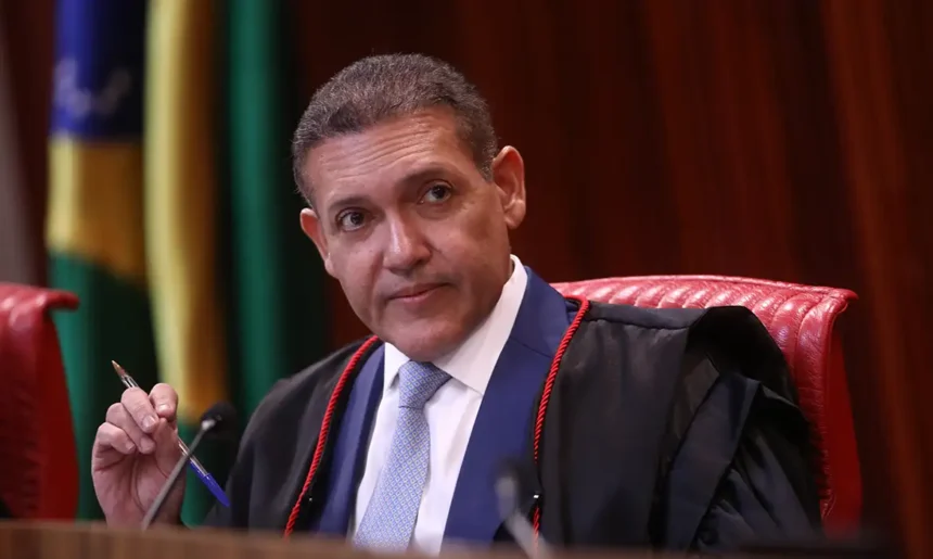 TSE promove segundo encontro com embaixadores para explicar sistema eleitoral