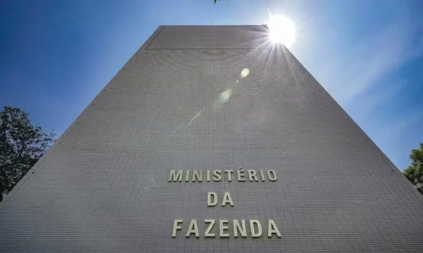 Abandono de reformas econômicas impede avanço e condena Brasil ao atraso, alerta editorial Abandono de reformas econômicas impede avanço e condena Brasil ao atraso, alerta editorial