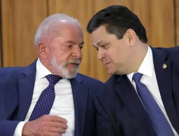 Alcolumbre elogia Lula no Amapá e destaca avanço na Margem Equatorial