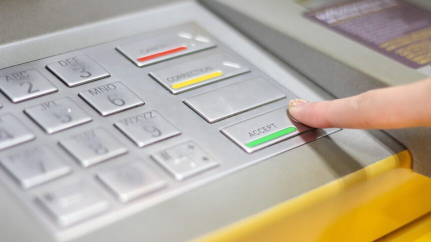 Bancários aprovam paralisação nacional de 24 horas em meio a impasse com a Fenaban