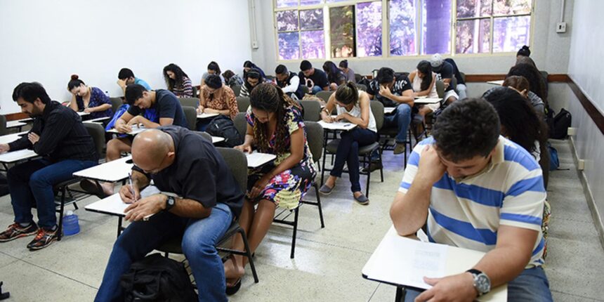 Encceja 2026: provas para certificação de ensino mobilizam candidatos em todo o Brasil