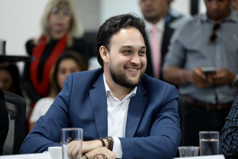 felipe-wellaton Wellaton dizia que Abilio não tinha maturidade para governar Cuiabá; hoje, ocupa cargo na gestão do prefeito