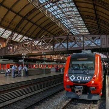 Ferroviários da CPTM mantêm paralisação e exigem garantia de empregos após assembleia