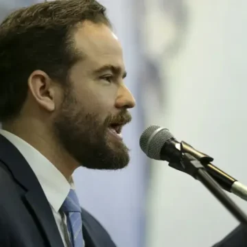 Governo projeta salário mínimo de R$ 1.741 em 2027, alta de 7,4%. Governo projeta salário mínimo de R$ 1.741 em 2027, alta de 7,4%