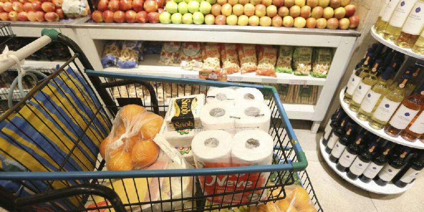 Inflação e endividamento: o cenário que encarece as compras e afeta o varejo