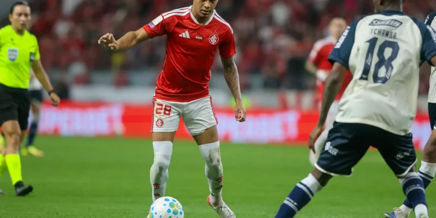 Internacional deixa zona de rebaixamento após empate dramático com Remo