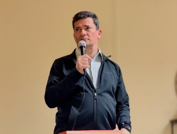 Moro recusa debate no Paraná e acusa adversários de "jogo combinado" Moro recusa debate no Paraná e acusa adversários de "jogo combinado"