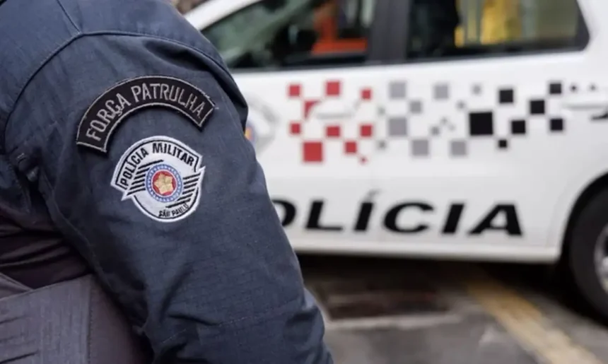 Motorista de ônibus detido por policiais militares após desentendimento no trânsito na capital Motorista de ônibus detido por policiais militares após desentendimento no trânsito na capital