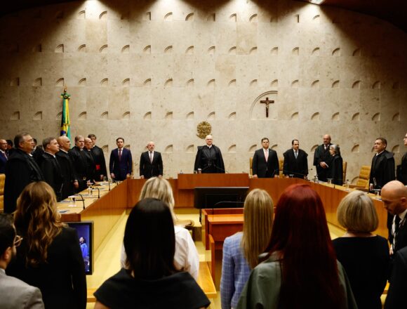 Normalidade constitucional: o debate sobre os limites do poder no Brasil Normalidade constitucional: o debate sobre os limites do poder no Brasil