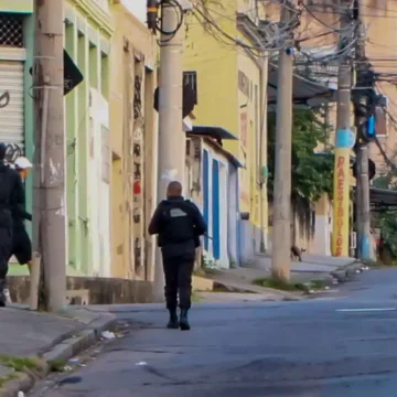 Operação policial no Rio de Janeiro resulta em 13 prisões e quatro mortes