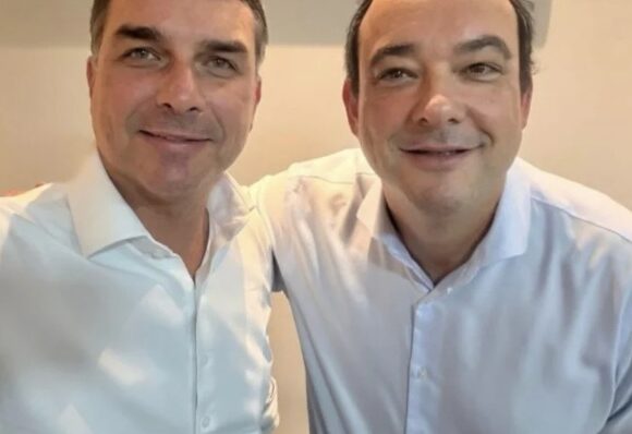 Partido Liberal anuncia Flávio Roscoe como seu candidato ao governo de Minas Partido Liberal anuncia Flávio Roscoe como seu candidato ao governo de Minas