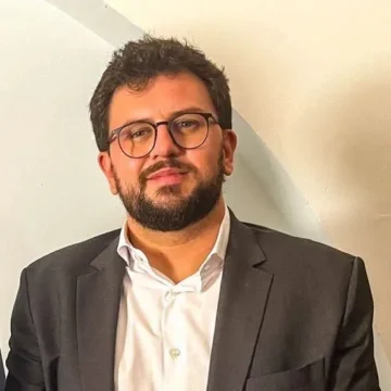 Polícia Federal investiga ex-chefe de gabinete por suposto tráfico de influência