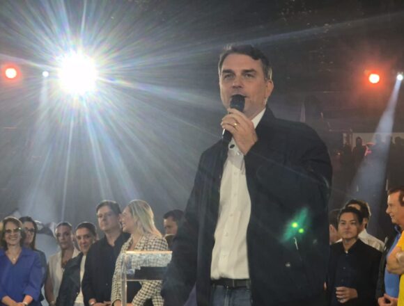 Republicanos declara apoio a Flávio Bolsonaro e movimenta cenário presidencial