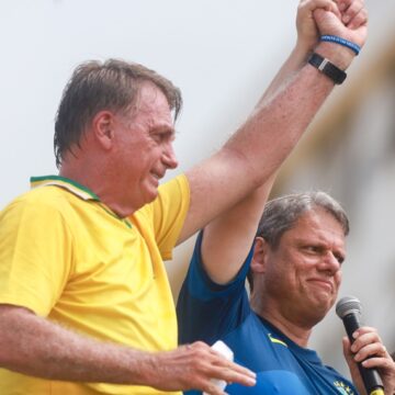 Tarcísio de Freitas declara gratidão a Bolsonaro em embate com Haddad Tarcísio de Freitas declara gratidão a Bolsonaro em embate com Haddad