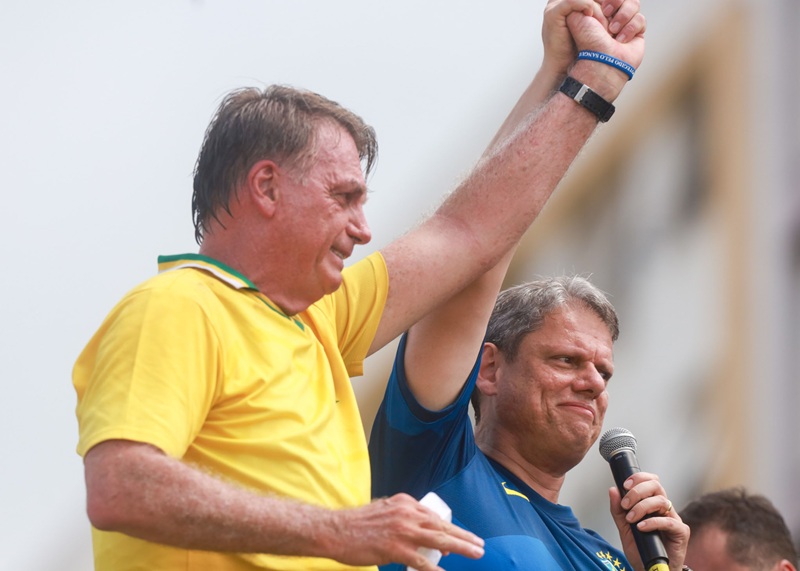 Tarcísio de Freitas declara gratidão a Bolsonaro em embate com Haddad Tarcísio de Freitas declara gratidão a Bolsonaro em embate com Haddad