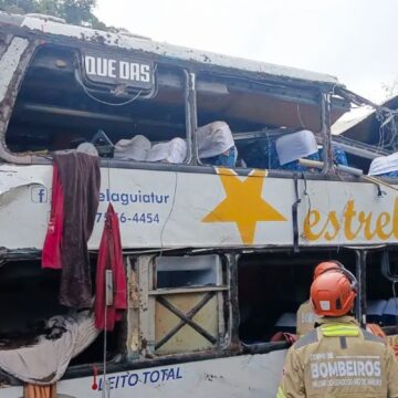 Transporte clandestino: ônibus de acidente em Petrópolis operava sem autorização da ANTT