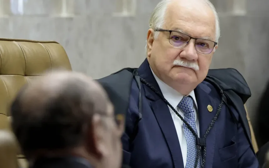 Gilmar Mendes critica vazamentos seletivos e uso político em discurso no STF Gilmar Mendes critica vazamentos seletivos e uso político em discurso no STF