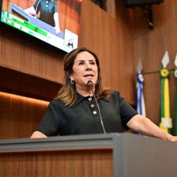 Parlamentar adia decisão sobre apoio à Mesa Diretora, focada em pleito futuro