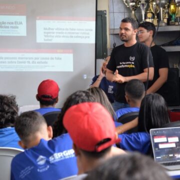 Projeto de checagem de fatos transforma estudantes em agentes contra desinformação em Sergipe