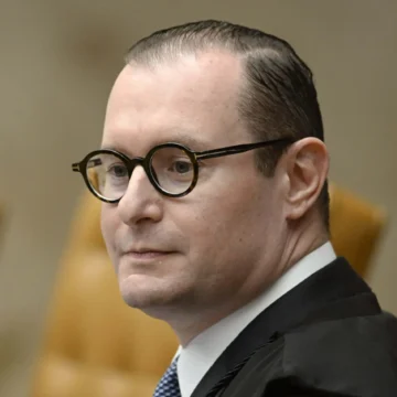 Zanin determina internet gratuita para acesso à Justiça Eleitoral em períodos de votação