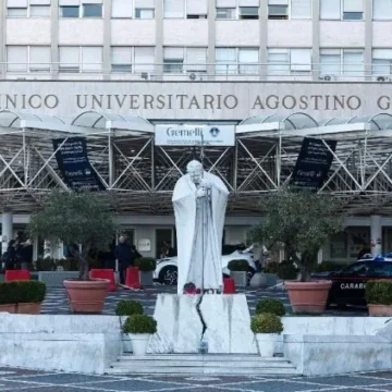 Adenocarcinoma pulmonar: a condição que levou o papa Leão XIV à cirurgia