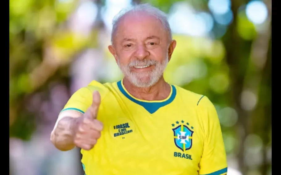 Campanha digital mobiliza apoiadores com a camisa da seleção