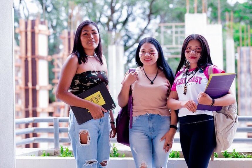 Capes estende prazo para inscrição de estudantes indígenas em programas de pós-graduação Capes estende prazo para inscrição de estudantes indígenas em programas de pós-graduação