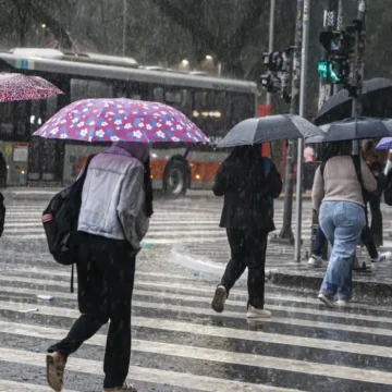 Clima instável: frente fria e ciclone extratropical provocam chuvas intensas no Brasil Clima instável: frente fria e ciclone extratropical provocam chuvas intensas no Brasil